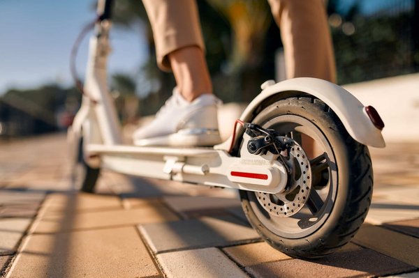 La trottinette électrique, le moyen de locomotion à la mode