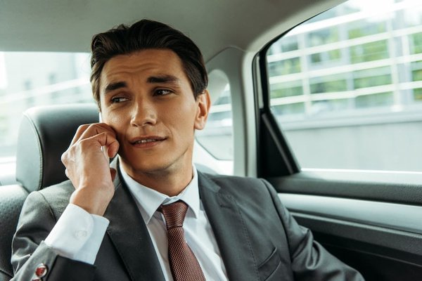 Vivez une expérience unique avec le taxi à Bordeaux